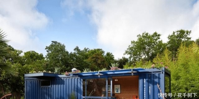 装配式建筑|谁还用水泥钢筋盖房,费钱!只要有块地,不用请工人就可以建别墅!