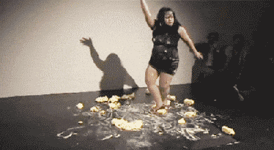 |搞笑GIF:遇上猪一样的队友,好心疼最后一位,你们都是来搞笑的吧?