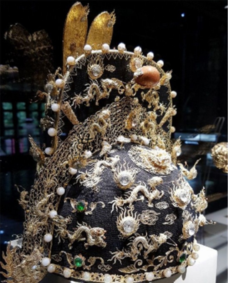 末代皇帝|实拍越南末代皇帝皇冠:装饰十分华丽的乌纱帽,称为九龙通天冠