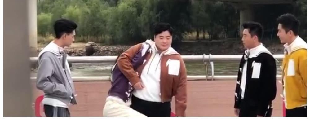 《奔跑吧黄河篇》白鹿像“单肩包”被拎起来,baby凌晨四点逛菜园