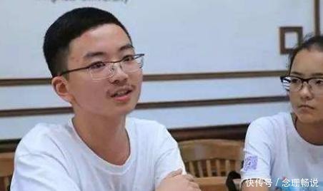 他13岁考上清华大学，是真正的文艺双全，还被清华校长点名称赞