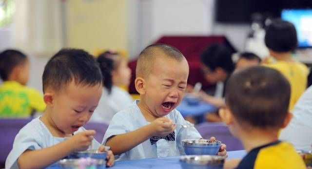 孩子|父母越懒惰，孩子越优秀！睡前让孩子做3件事，长大后聪明又孝顺