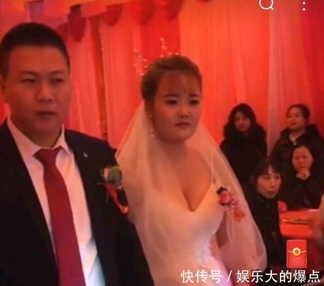 新郎太有福！婚礼现场新娘丰满身材惹台下嘉宾羡慕！这才是旺夫相