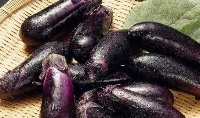 夏天|夏天，遇到这菜别手软，7毛钱一斤，钙是鸡蛋3倍，蒸着吃最香