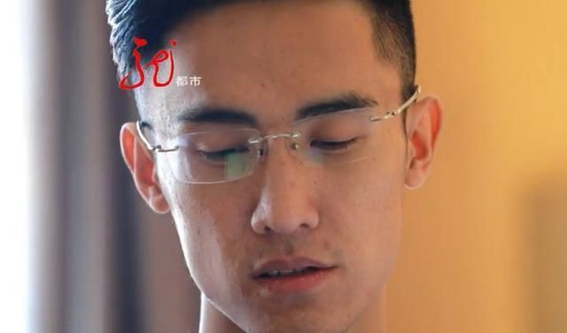 手术|给火龙果割阑尾33岁水果医生爆红吸粉90万网友看到第一个就痛了