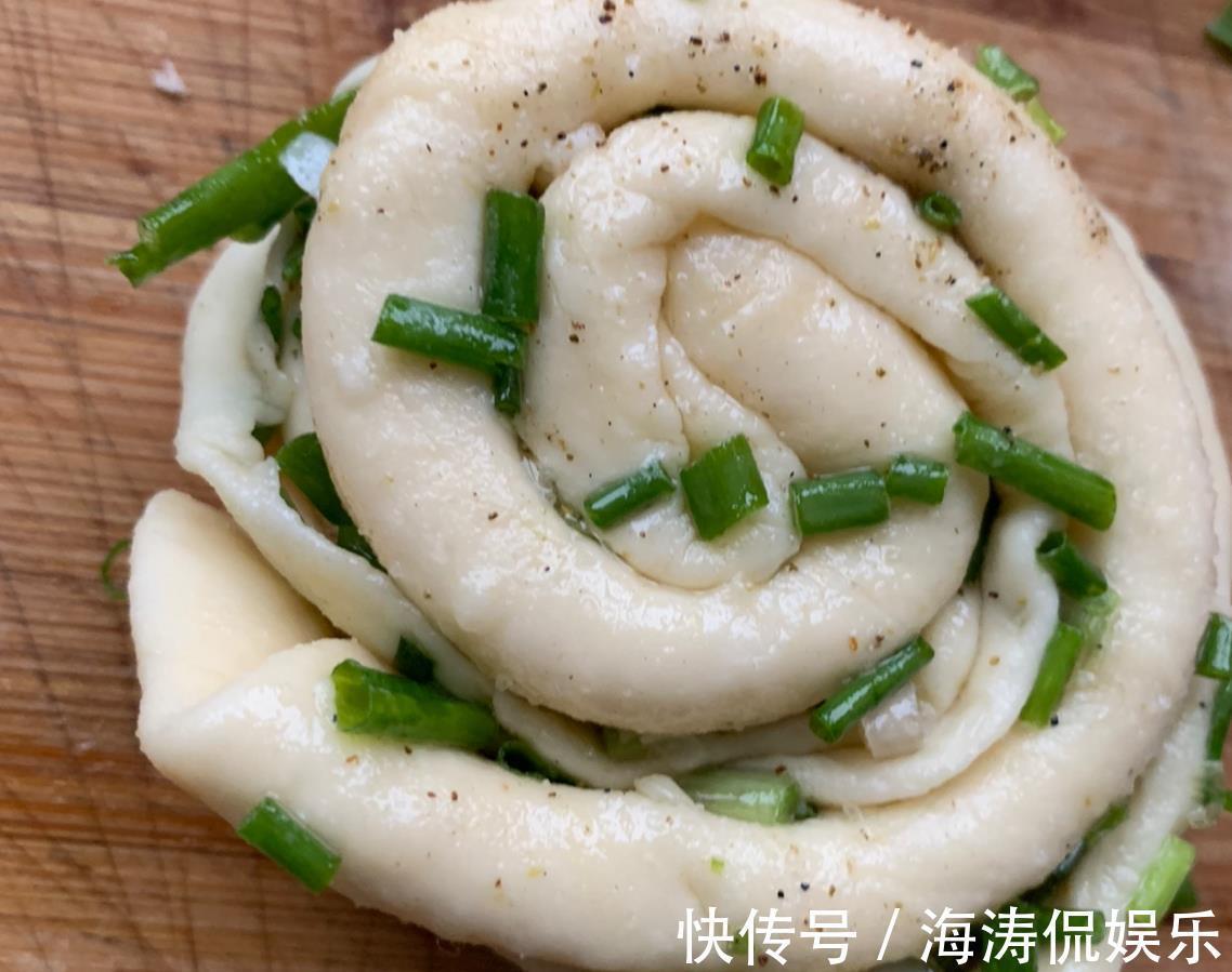 面团|家里有面粉的,一定要试试这款葱油饼,香软多层,比买的好吃
