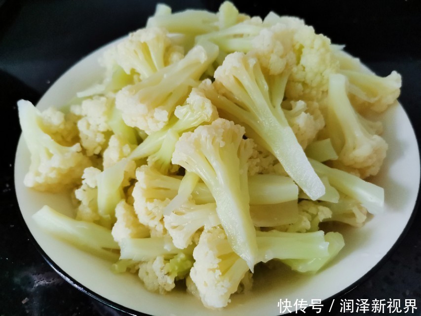 腊肉|菜花和腊肉这样炒,鲜嫩咸香特别下饭!