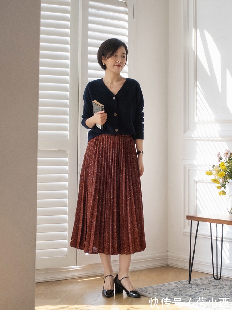 下半身 穿半身裙时别搭配小白鞋了,试试这些精致高跟鞋,高级优雅又百搭