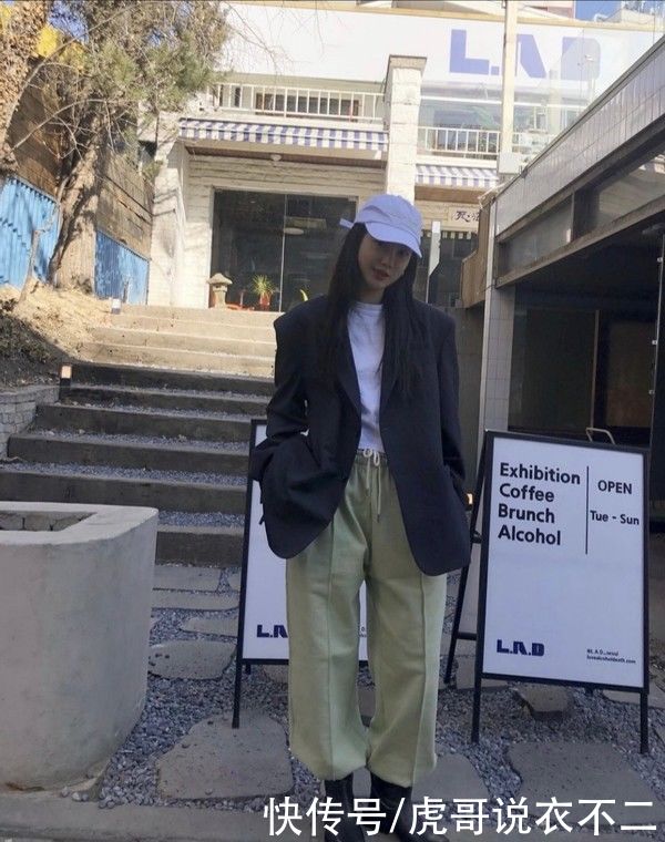 春季气质随性的休闲穿搭，时尚可以很“轻松”，这几款单品用处大