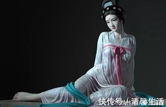 手办|日本手办做工精细？当把中国作品杨贵妃放大3倍，腿上的液体才叫完美！
