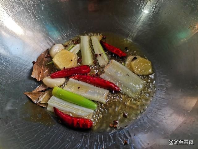 这个鱼被赞为“水中人参”，教你东北做法，不煎不炸，鲜嫩可口