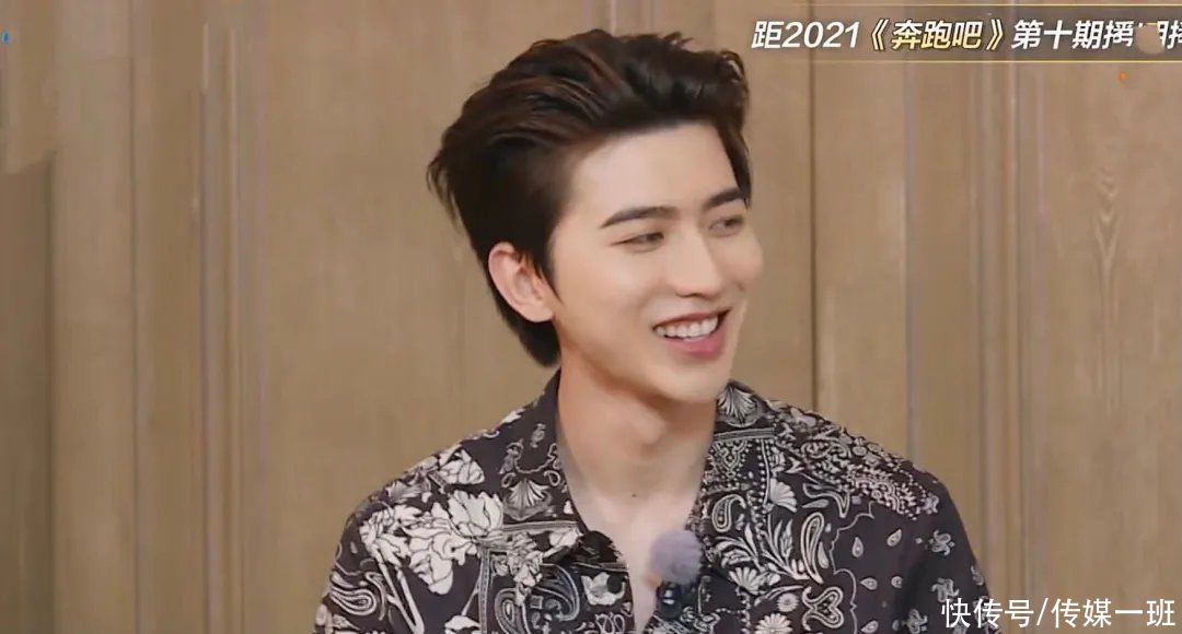 羽绒服|《奔跑吧兄弟》三亚开海滩派对,为博眼球让明星38度高温穿羽绒服