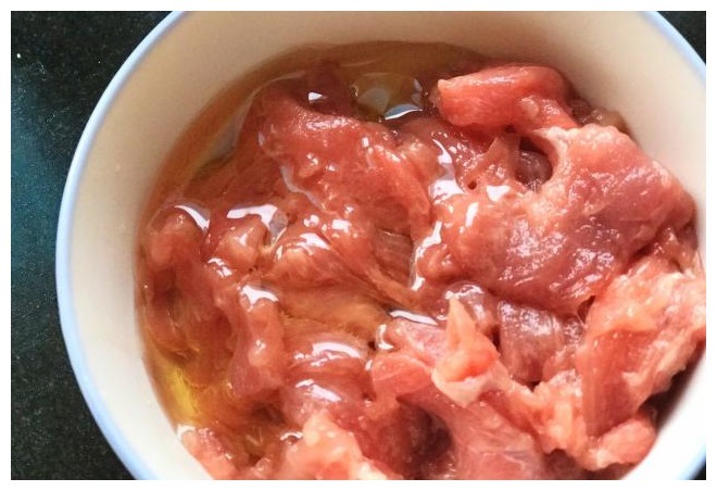 做水煮肉片不能下锅直接煮,还要加上这“1步”,麻辣鲜香口感