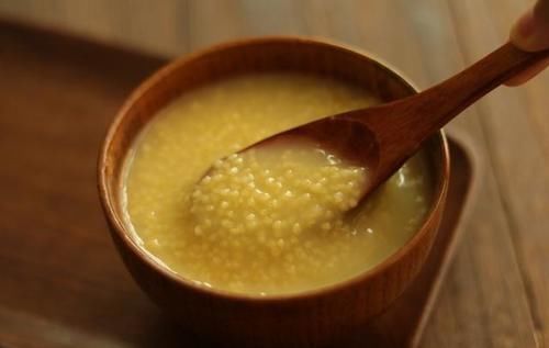 蘋果營養豐富，如果這樣吃，失眠好了，皺紋少了，還能養護心臟