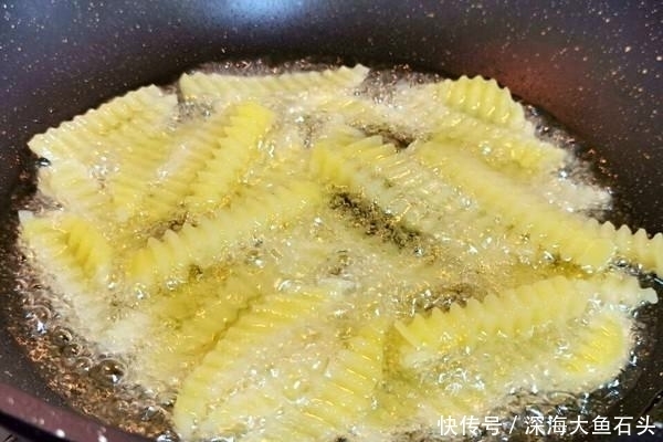 肉丝|土豆炒肉丝？薯条炒肉丝？一样的食材，动了手脚后，老少皆宜