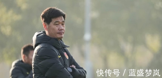国足|不着急!李霄鹏1安排让人看不懂是艺高人胆大还是跟国际接轨!
