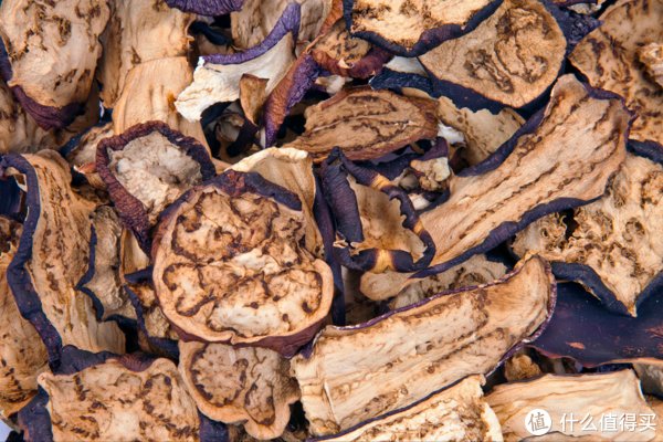 这些蔬菜晒干之后，留着冬天吃，炖肉蒸包子真香，今年你都晒了啥？