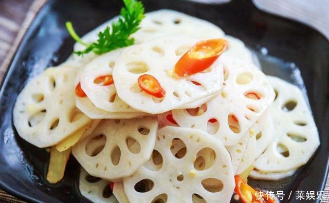 莲藕焯水就变黑牢记这几点,保证藕片洁白,口感脆嫩