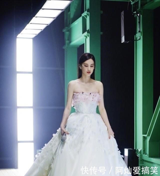 乘风破浪排名出炉张雨绮倒数第4,李斯丹妮气场太足遭哄抢