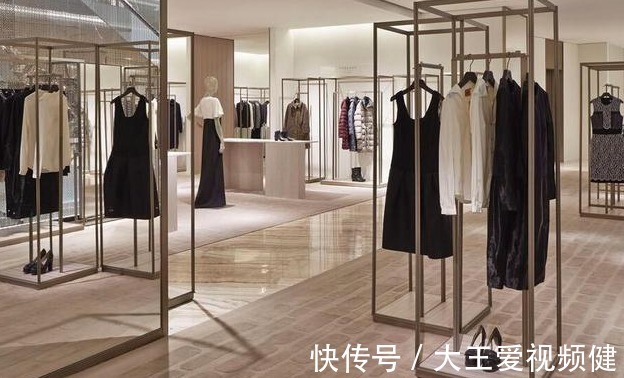 内幕|实体店一件衣服卖500元，网上却卖几十块业内人告诉你“内幕”