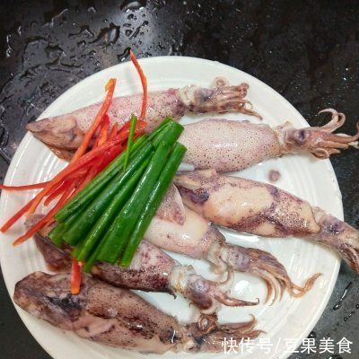 鱿鱼膏|满肚子膏的鱿鱼