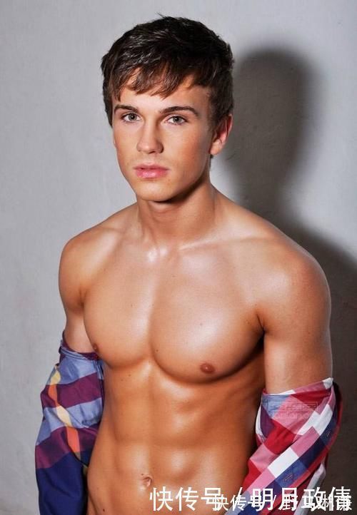 啤酒肚|从平板男变成肌肉男，只需要坚持5个健身动作，让你轻松拥有肌肉