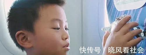 《变形计》农村男孩第一次坐飞机,竟说出这11个字,导演都懵了
