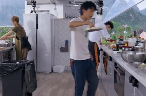 寧靜|黃曉明分不清餃子和包子？與周也爭論不休，丁真一句話讓兩人汗顏