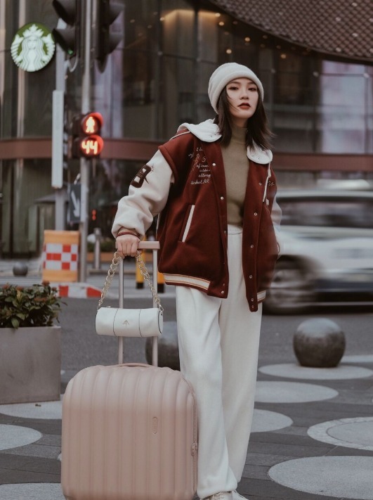 时髦|外套不在于多,选对才是关键,学这几套穿搭就够,温暖又高级时髦