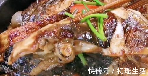 腌制|生啫鱼头这样做实在太好吃了，操作简单不放水，鲜香嫩滑腥味全无