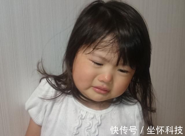 回应|孩子在超市拽了颗樱桃吃，员工大骂“没教养”，妈妈回应让人点赞