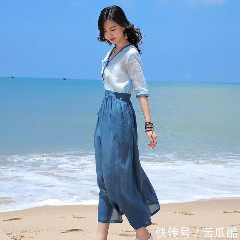 高挑|大龄女人尽量少穿一身黑，40岁后建议穿这“冻龄裙”，减龄提气质