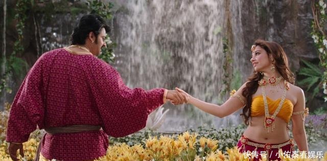 《巴霍巴利王2》教导中国电影如何拍爱情:不仅仅是脱衣解带