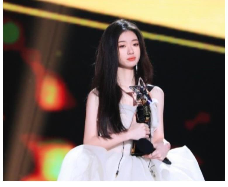 競(jìng)爭(zhēng)者|尷尬！《好聲音》季軍如今面臨著人氣熱度窘境，競(jìng)爭(zhēng)者卻風(fēng)生水起