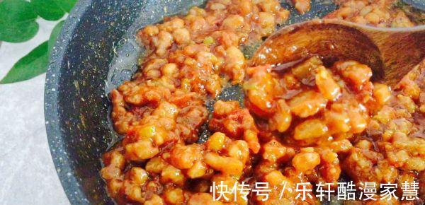 在家做口感绝佳的咖喱餐包，美日早餐必备，这个做法好吃极了！