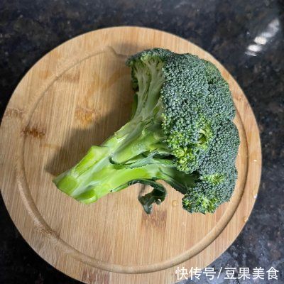 鸡胸肉|#一周减脂不重样# 低脂高蛋白|美式恺撒大沙拉