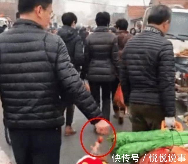 孩子|女儿逛街要抱抱,“懒爸”的做法让人笑喷了,网友:绝对亲生的