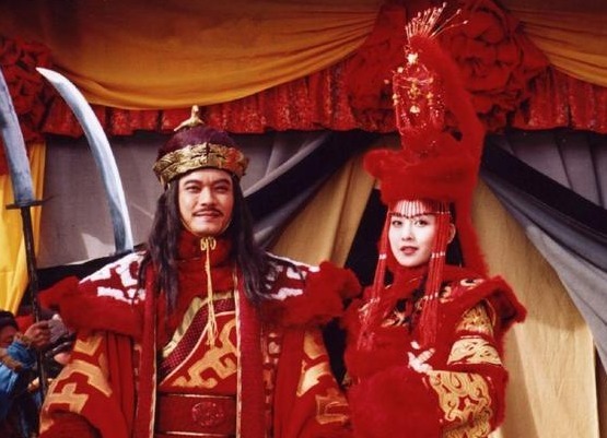 生下|古代有两位美女名字相同，前者嫁给三个皇帝，后者却生下四个皇帝