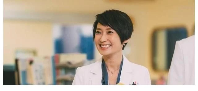 《星空下的仁医》何依婷挑战演技 钟嘉欣回归TVB首部电视剧