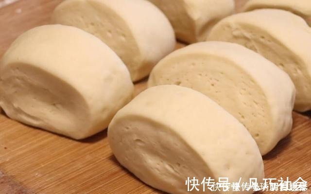 面粉|蒸馒头,只加酵母就大错特错了,教你蒸出又香又白蓬松柔软的馒头