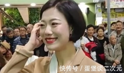 李谷一|她是《星光大道》的冠軍，屢次登上春晚，如今卻在街頭賣唱！