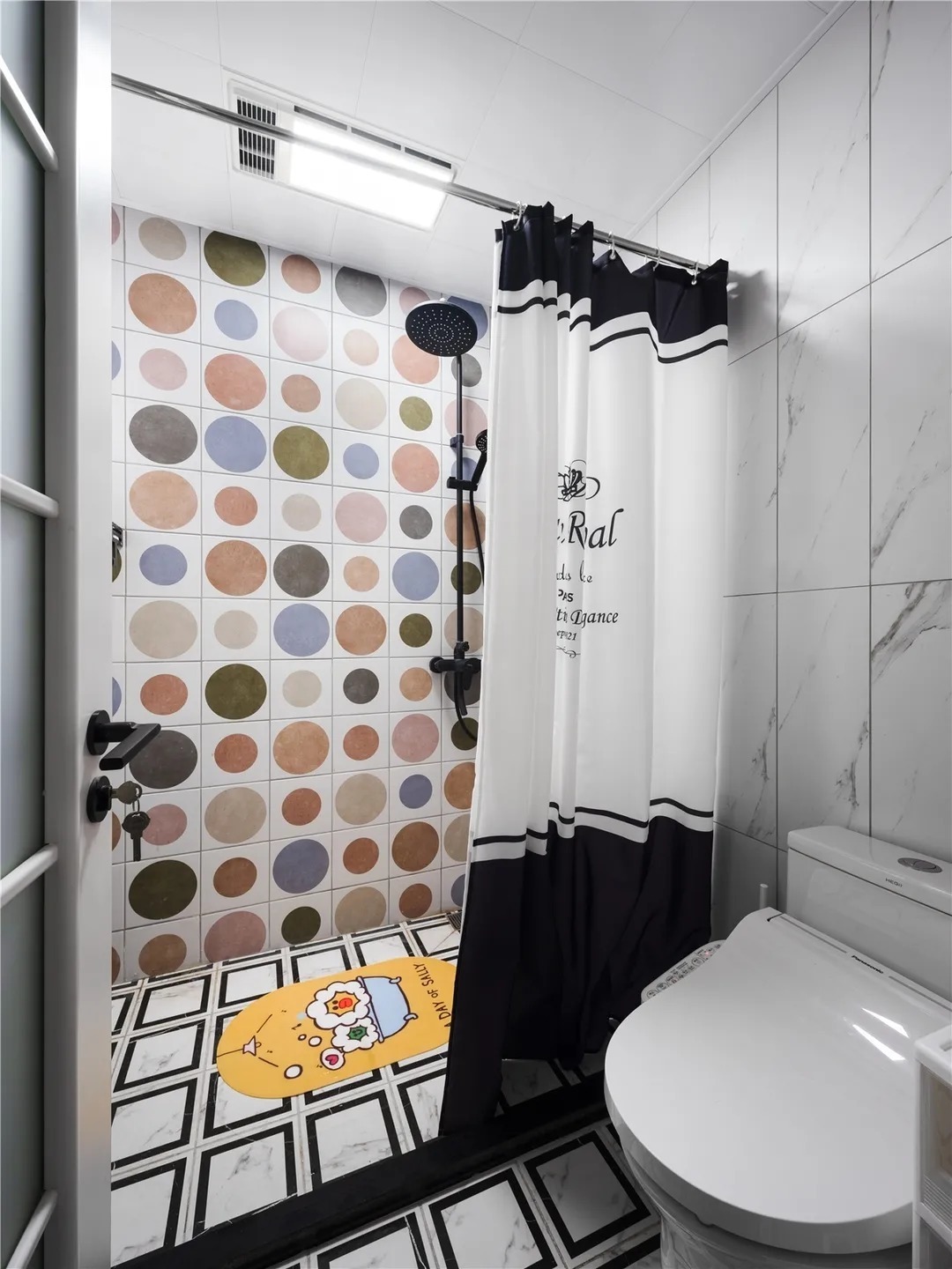 墙面|现代灰遇上复古绿,混搭出的有色之家