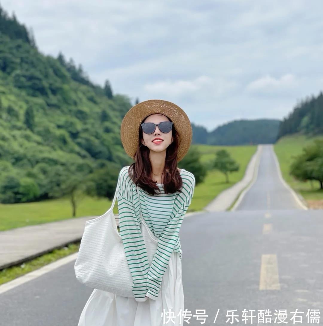 减龄|别再说小个子穿不出气场了,学会这几种穿搭,高级优雅还好看