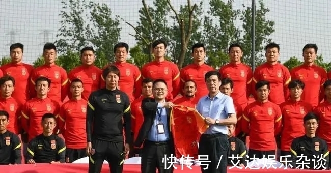 中超|凌晨3点!权威媒体曝出争议猛料:中超遭毁灭性打击,球迷吐槽声一片