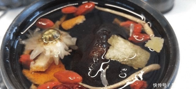 枸杞什么时间吃最好,一天吃多少粒,看看你都吃对了吗?