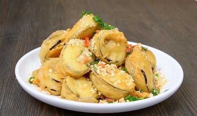 炸藕盒炸茄盒,调面糊不能用水,这样做,香酥筋道,不吸油不油腻
