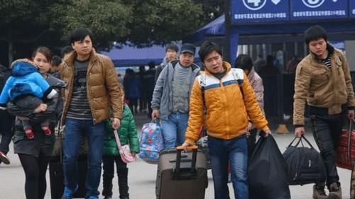 70后|孩子多的家庭,排行第几的孩子比较有出息呢?通常是家里的这个娃