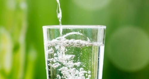 中年|喝水时谨记4个字，或许有助于健康长寿，看看你能做到吗？