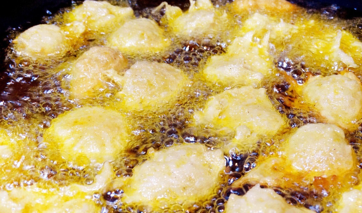 炸萝卜丸子，别再放面粉了，多加这2味料，金黄酥脆，凉了也不硬