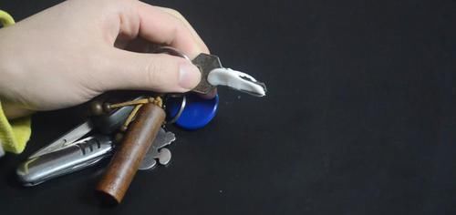 早点|在钥匙上涂点牙膏真厉害, 10个家庭9个都需要, 早点知道就好了